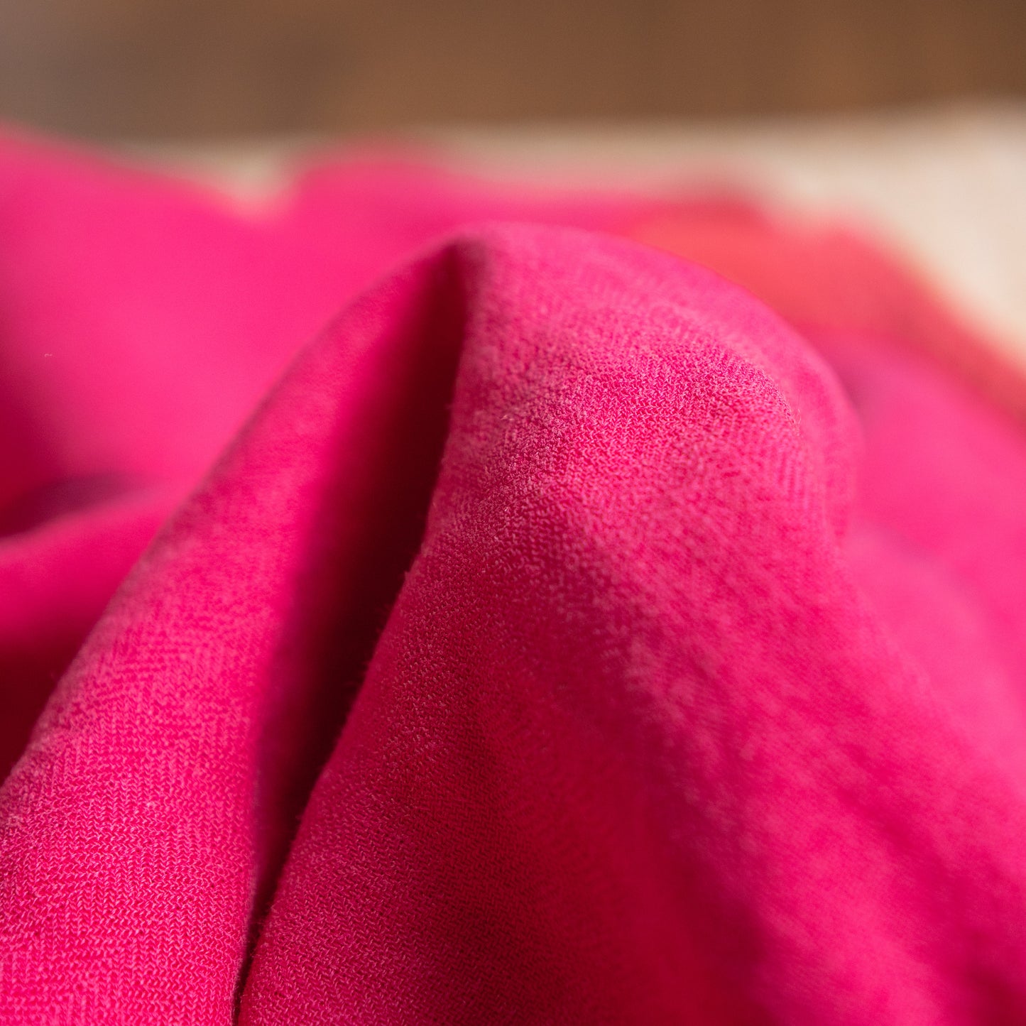Archival Salvatore Ferragamo Fuchsia Pure Linen Peplum Top Silk Lined Woven Wood Detail Italy Size XS S Museum Grade