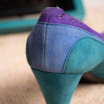 Museum Grail Fall/Winter 2005 Miu Miu Runway Colorblock Suede Pumps - As Worn by Marta Berzkalna Look 21 - Size IT 38.5