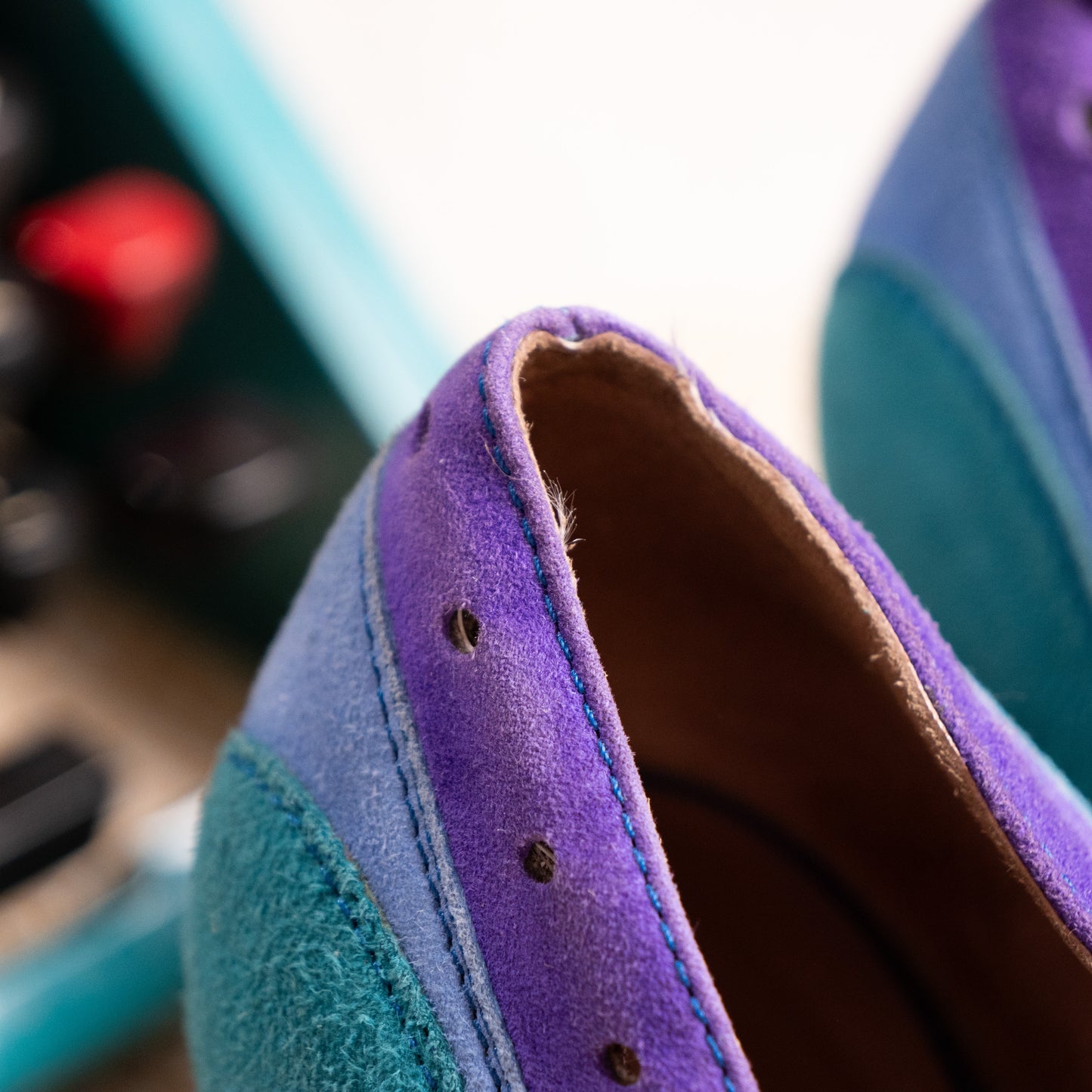Museum Grail Fall/Winter 2005 Miu Miu Runway Colorblock Suede Pumps - As Worn by Marta Berzkalna Look 21 - Size IT 38.5