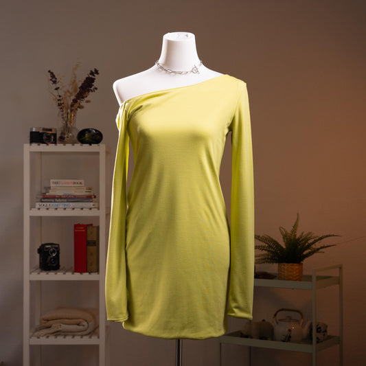 Archival Halston Mainline 2000s Acid Lime Asymmetric Off-Shoulder Mini Dress – saturated acid lime yellow-green stretch satin, single asymmetric diagonal off-shoulder neckline, one long sleeve, body-con mini silhouette, silk lining, Bradley Bayou era, Made in Italy IT 38 XS S, product shot on dress form
