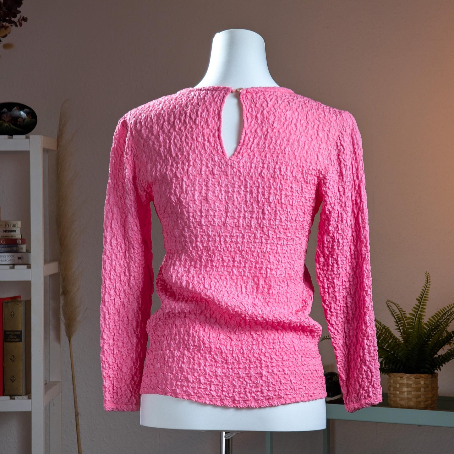 back view Archival YSL Saint Laurent Rive Gauche 80s Pink Cloqué Blouse – bubblegum pink silk blend with all-over textured cloqué blistered surface, round neckline, long sleeves, fitted silhouette, keyhole back, Made in France, museum grade, product shot on dress form