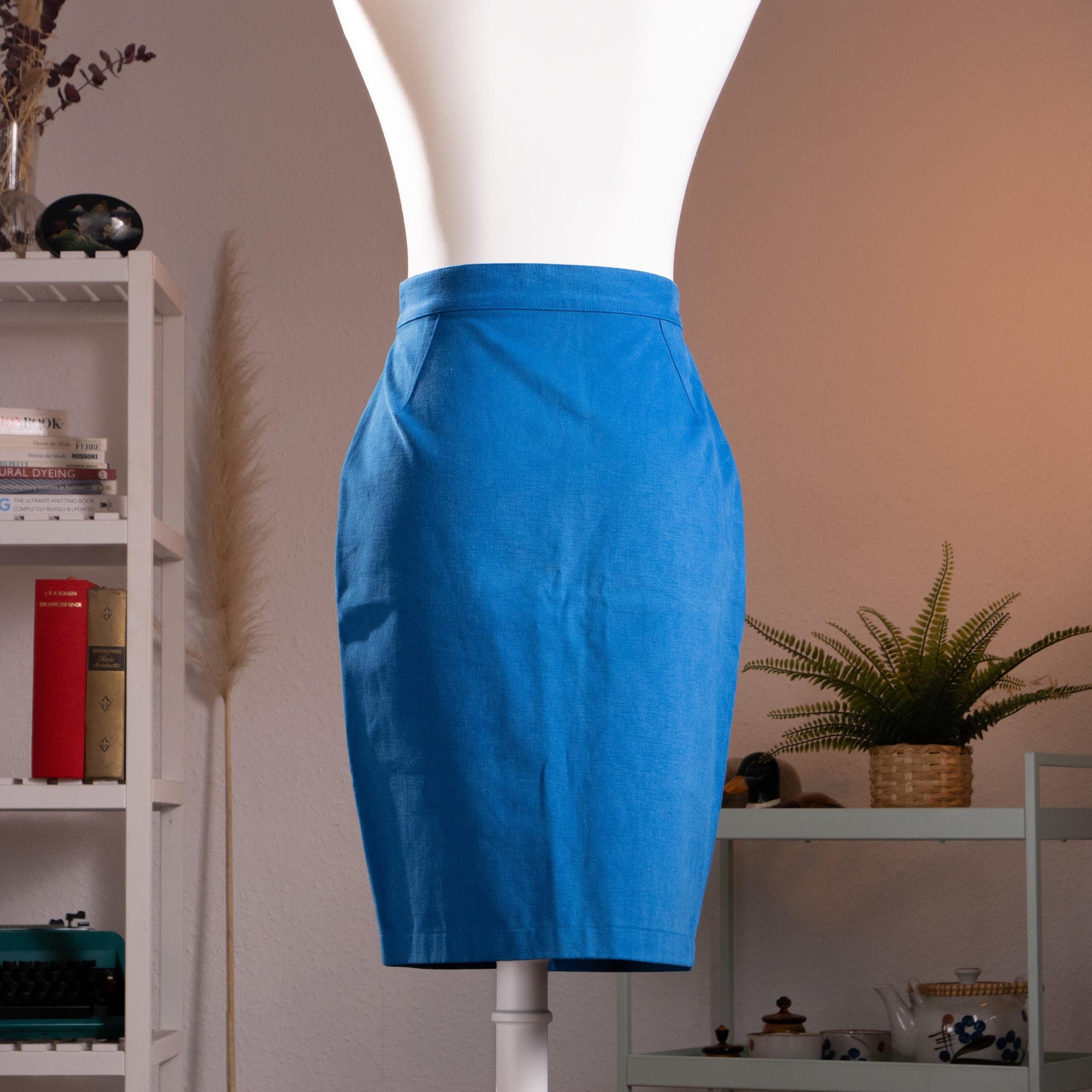 back view Archival Thierry Mugler Activ NOS 90s Cobalt Blue Cotton Pencil Skirt – saturated cobalt blue crisp cotton, extreme high waist with single silver snap button, front centre seam with small kick vent at hem, wasp waist sculptural silhouette, NOS deadstock, TIME Srl Italy, product shot on dress form